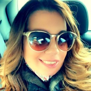 Meet your Posher, Destiny